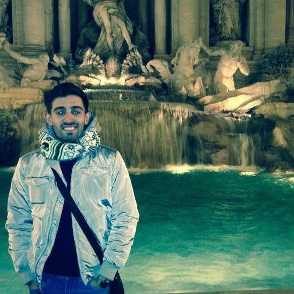 Tipo comun. Estudiante de marketing. Enfermo de River, desde la cuna hasta el cajon (Socio nº 2.010894.4). Algo mas vendrá..