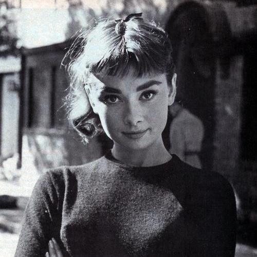 mymemorylane13's profile picture. Seriéfila y amante de la música. Me apasiona la moda. También suelo escribir un blog.