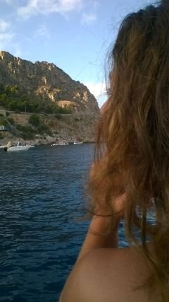 Odio la falsità, l'ipocrisia, l'invidia, la cattiveria e l'ignoranza! Tutto il resto è meraviglioso!!