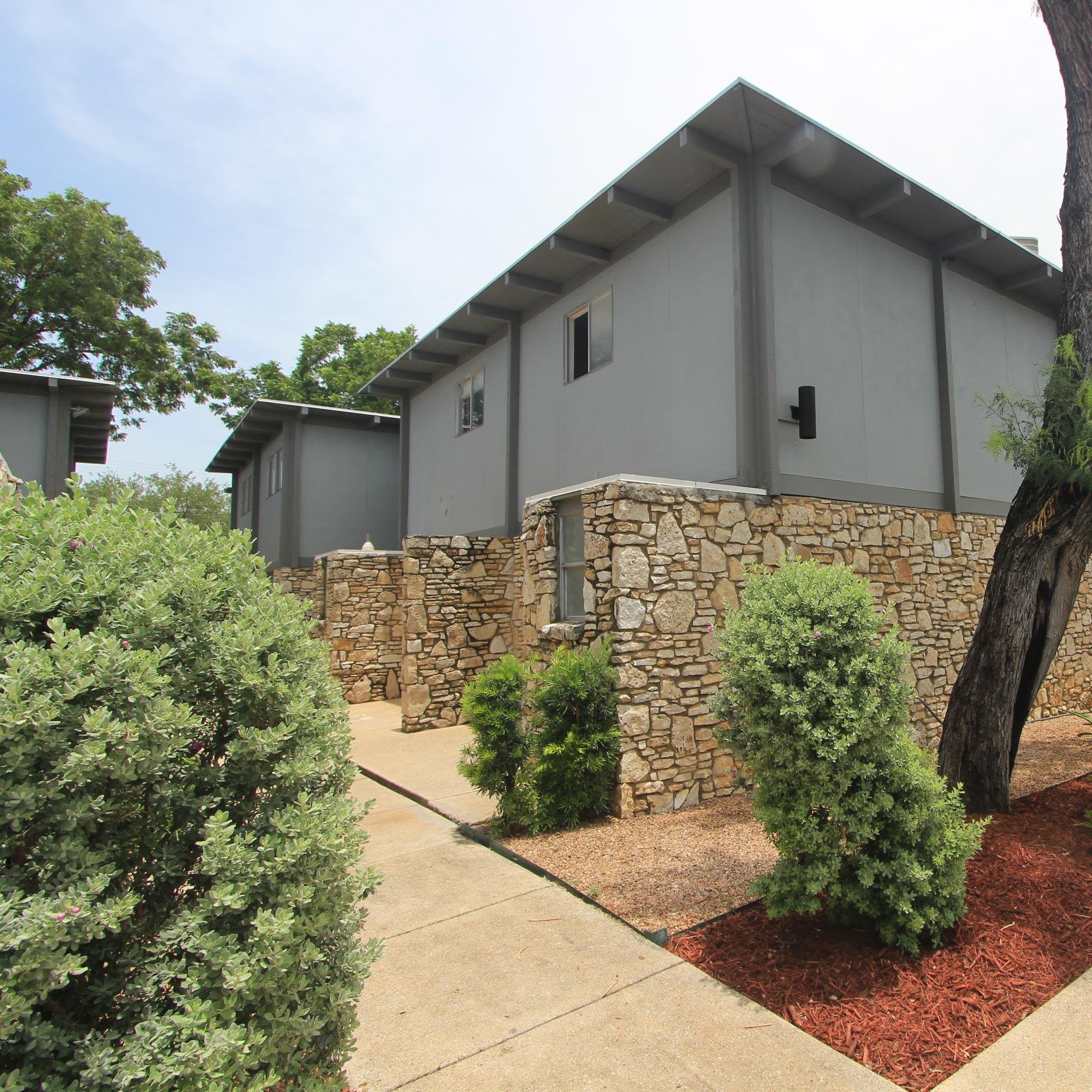 North OneSix Urban Residences are newly renovated boutique apartments located just minutes North of Fort Sam Houston.