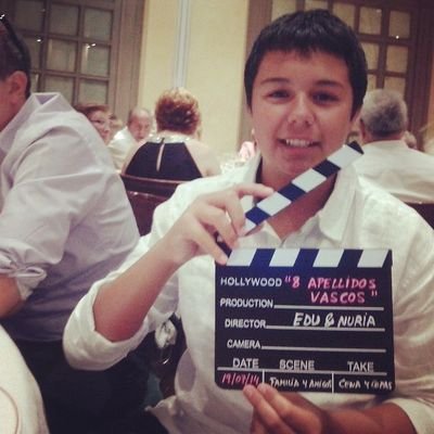 Azagres y madridista hasta la muerte , amante de la cocina y de la música, sobre todo la batería.