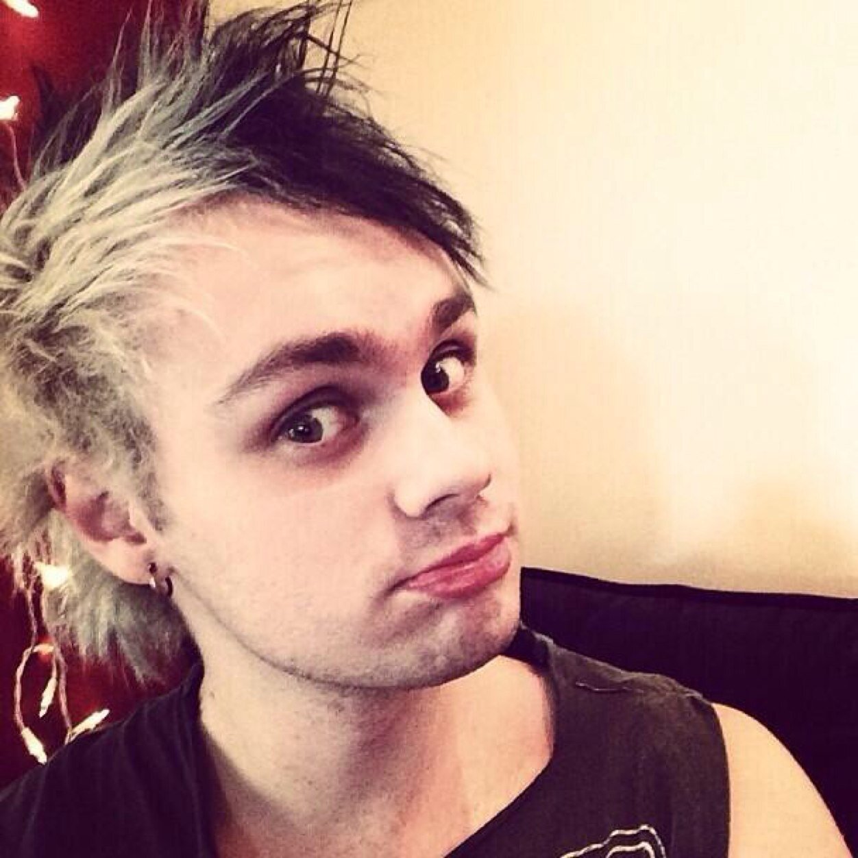 fckedcliifford's profile picture. 