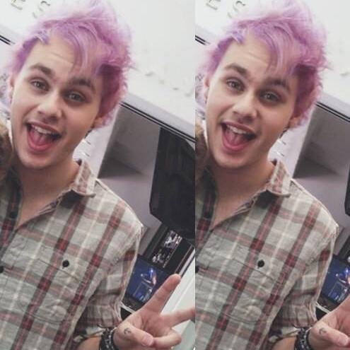 oh sweetie, youre not ugly, society is ♡ @cxlumftmalik ♡