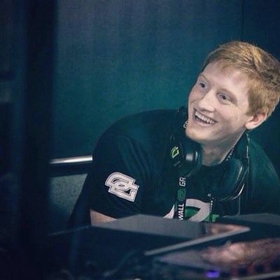 19. XGames Gold Medalist, 4 time MLG champion, and many more. The King. Livestream - http://t.co/pnV8TB9zIP Use code Scump for 5% off Scuf Products. Engaged ❤️