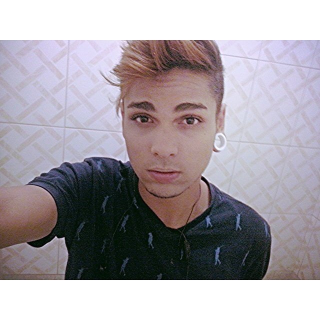 Sou da bé  @fuckyou_bah muito dela :3