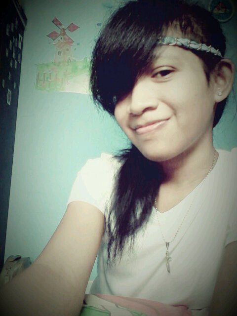 aku , sellyelsyeLodarmase ^^, 31march95 my b'day_lv family and my mancungg :* GB me and orangg22 tersayangg :* ({})
