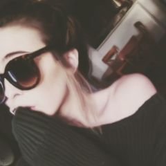 Ver seu sorriso me faz sorrir também.