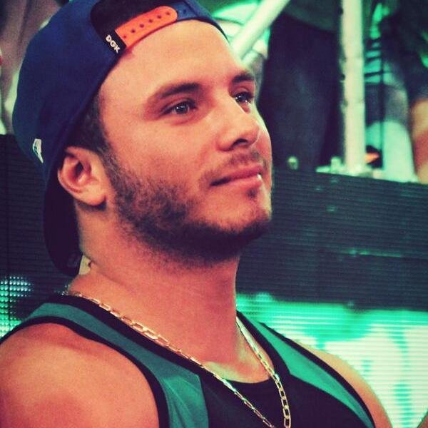Fans Club Oficial de @JenkoDelRioP más conocido como #cangrijenko,   Modelo,Alumno Piloto, Ad. Hotelero, amante de las gorras.
-Creado: 04/06/12
Gracias :)