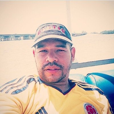 Colombiano / futbolista /entrenador/chef/fifachampion