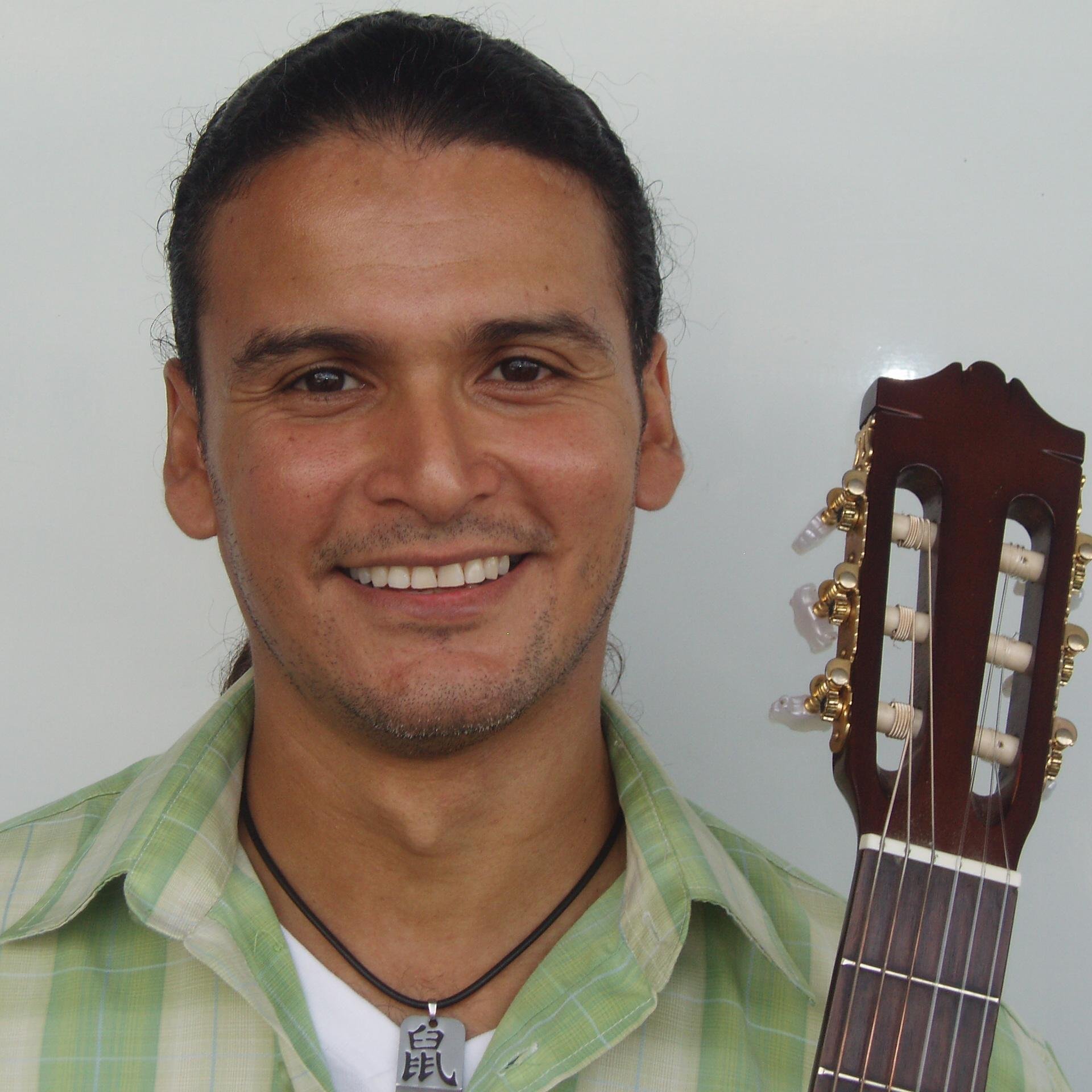 Guitarrista - Profesor - Productor - Asesor Musical