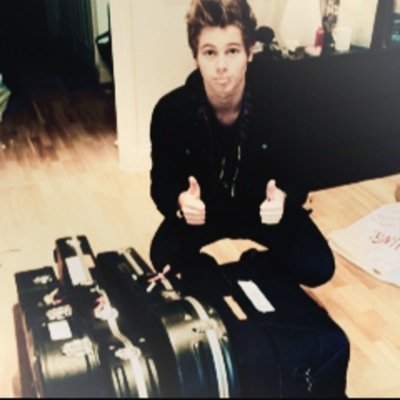 FOLLOW @tommoftmuke ASK FOR FB