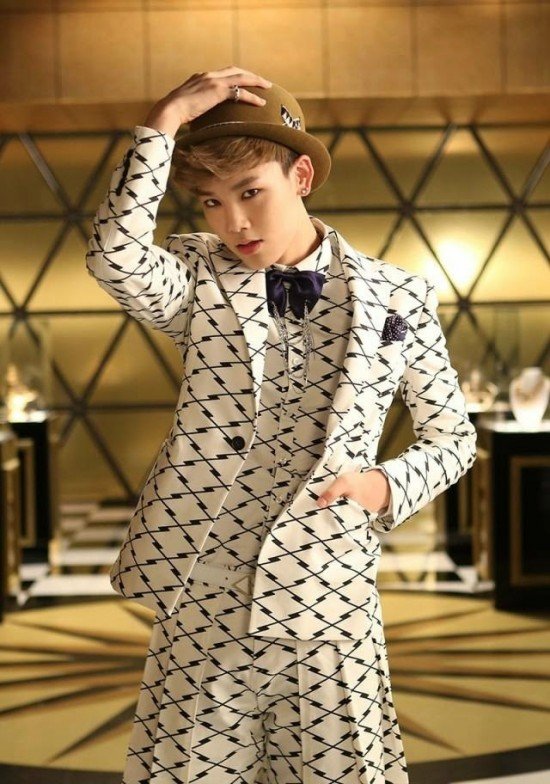 ผม...ชเว จุนฮง กระต่ายน้อยสีฟ้ายินดีที่ได้รู้จักครับบ!! // แต๊งค์ฟอล จุ๊บ จุ๊บ~ // ฟอลเรียล @ZELO96 // #snsfam