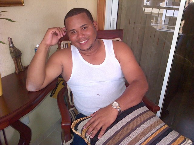 Niño bueno y estudioso ...futuro padre responsable ...con muchas metas que cumplir!! Y muy felizz!
