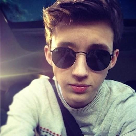 Just a girl in love with youtubers c: