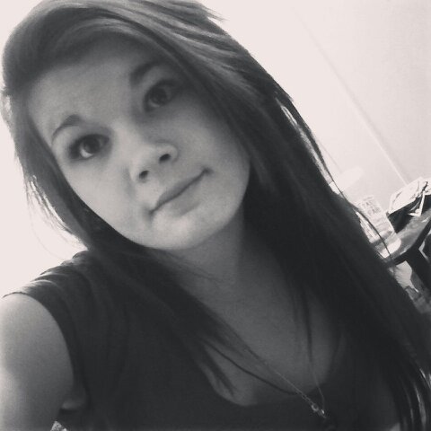 ariallynne_16's profile picture. Fuck. You.