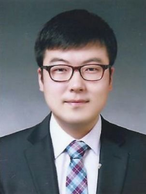 존경하는 인물들 : J,  유비, 이순신, (故)노무현대통령, (故)유일한 유한양행 창업주, 브라질의 룰라 대통령.  대다수 서민들이 웃을 수 있는 세상, 공정한 경쟁과 기회의 평등이 보장되는 세상을 만들고 싶다.