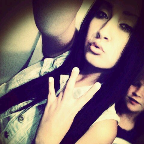8teen, colored eyes, chill a'f, itweet wat I want dont like it gtfo ;)) b-day 8-21 ♥ follow me i follow back...my babygirl is my everything ♥♥