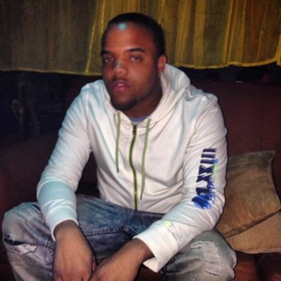 Bitches staring at me like damn do he really got it follow me on instagram @e1jefe shout me out i need some followers