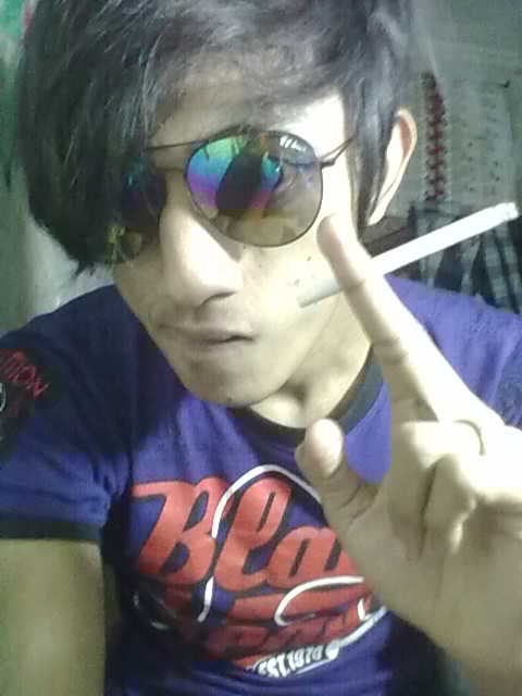 SUSAH ATAUPUN SENANG IINILAH WARNA HIDUPKU(•͡˘˛˘ •͡)