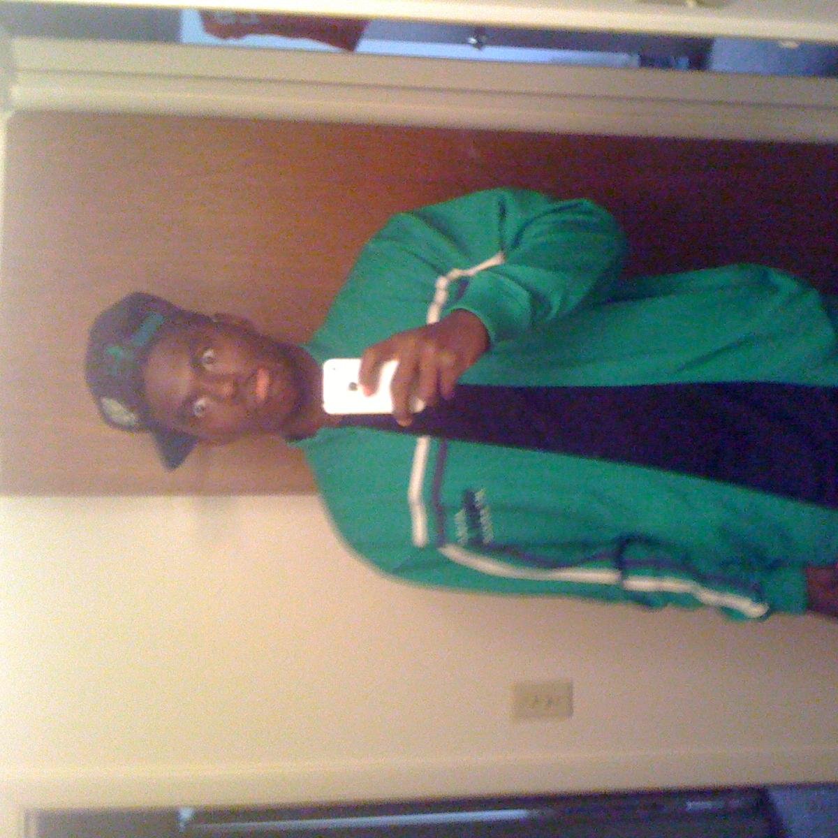 I'm 17 getting ready to be 18 love sports and to be in shape love music and just made twitter. love fall out boy panic at the disco, blink 182, and good charlet