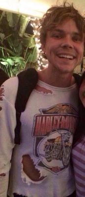 AshtonsHaircut's profile picture. im on top of a beautiful boy named ashton irwins head..though he just cut some of me off I still love him