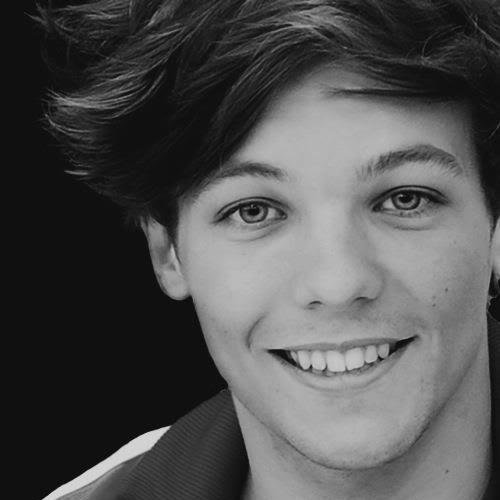 Posso solo che guardarti da uno schermo...può sembrare stupido ma tu riesci sempre a strapparmi un sorriso @Louis_Tomlinson