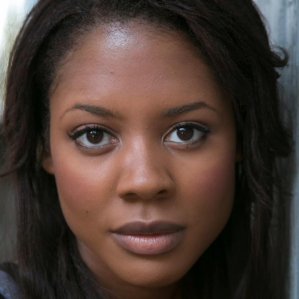 Actress, Writer, New Media Producer 
Loves dark humor and fury animals.
Youtube Channel: AllieJenelleNetwork