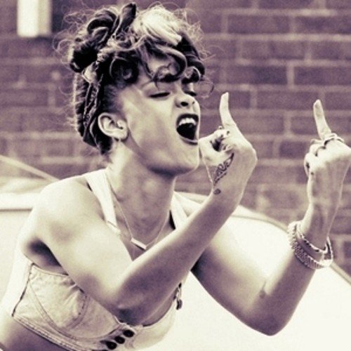 Dnt Follow to unfollow fr.-.Ill follow back dnt worriee (xbitches talk shit cause they think they know me but if i had a dick They'd be tha first to blow me;)