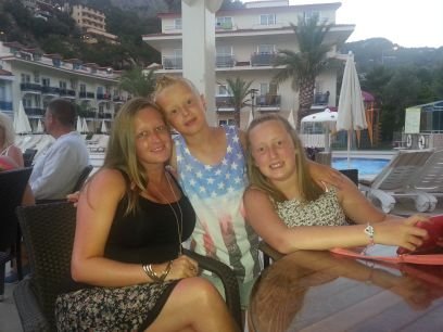 lou_mjm's profile picture. Marley❤Megan💖Jake💙Hugo🐾💚my🌍