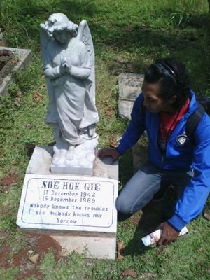 daustbaiq's profile picture. aku adalah yg aku lihat dicermin