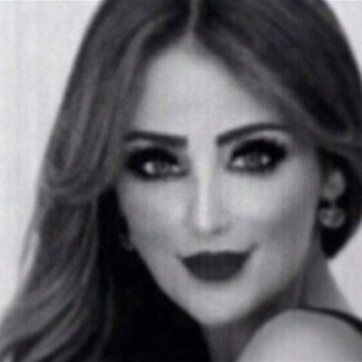 بعض القُلوب تظل قطعَة مْنّا ، حتّىَ وَ إنْ أبعَدهَا القَدر عِنّا ..!

Inst:mmm990_mm