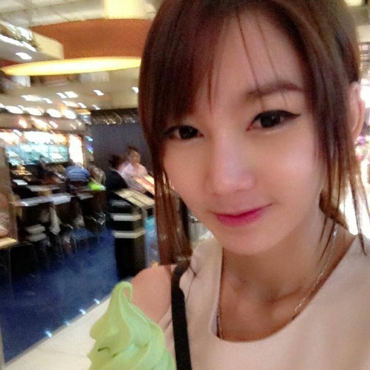 vinialie92's profile picture. 