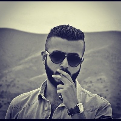 عَالضحكهَ آنحسَدنهَ وهَيِ بَسْ صُوتْ ومَحد سأل عَالهم أليِ بكَلبنَه