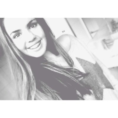 Instagram: danielleelizen