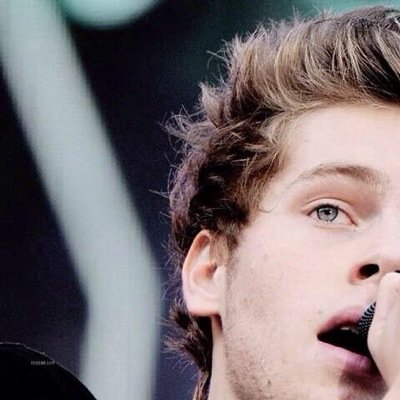 Free follow from @ohzarryhood ☺️Go follow her and ask for a follow back if you want a follow there x