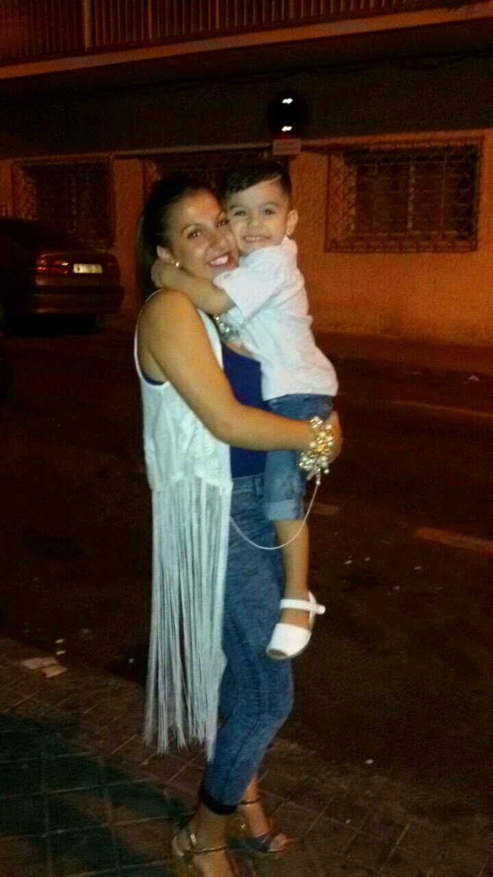 Soii Siinceraa,Amo las Buuenas Amiistades,Odiio la Falseedad & la Hipocresiia Ademaas D Ser GITANA&CRISTIANA Antee Tdoo!!  Asii Soi Yoo…  Siigeme y Tee sigoo