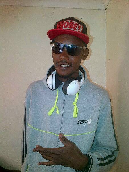 house/hip hop DeeJay,producer bookings:265D0B2C 0631742089/FB mondle collin/wechat:dj mondli/mxit:@djmondli