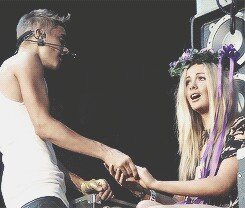 It would be nice to be noticed by @justinbieber,i want him kwon of my existence...I LOVE YOU IDOL,THANKS FOR EVERYTHING...JELENA is true love!:3