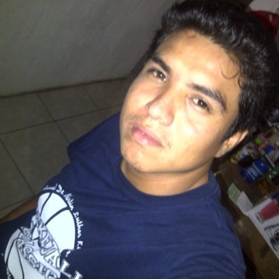 Un chavo muy enamorado. Cuidate no sea que te enamores de mi ..:)