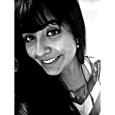 Que chova felicidade, que eu me afogue em cada gota. Que haja tempestade, somente de coisas boas .