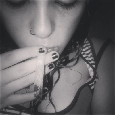 Conmigo quien quiera,contra mi quien pueda ♛♕ Si me quieres bien, si me odias que te den. “ME RIO ANTES PORQUE PUEDO