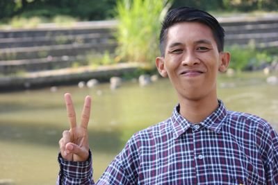 Manusia Yang Tak Berguna !