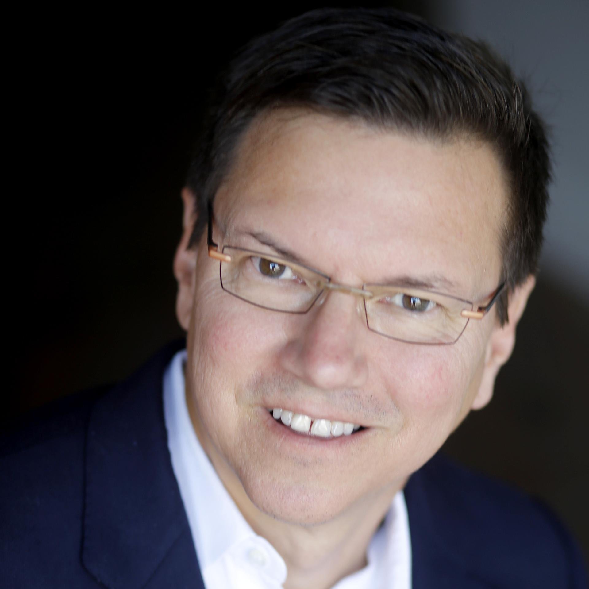 Author of Blood Brothers, a Southern Gothic/Psychological Thriller (http://t.co/AdSBcwPASC), hot yoga instructor, commercial Realtor, & dog lover.