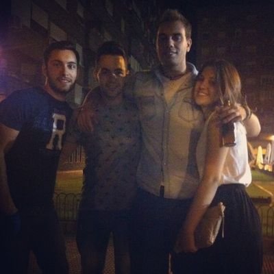 Constructor de cohetes, experto en pizzas, amante de los Gigantes, padre.