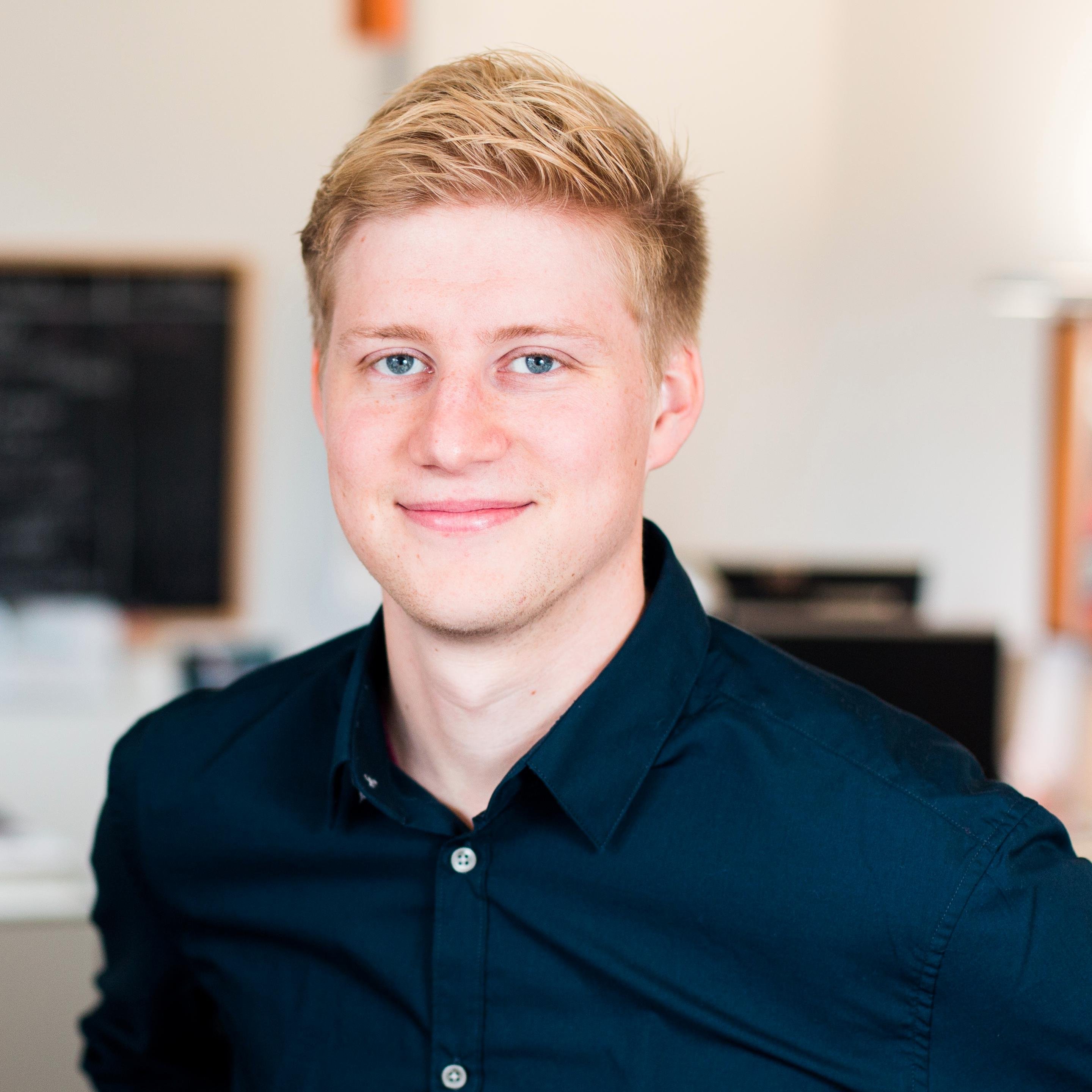 Director Media @webrepublic. I enjoy digital communication, wine, guitars and espresso.