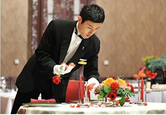 こんにちは！
22歳　菊地尚人です。

私は大阪で変な仕事の勧誘を請け、130万の借金を
してしまいました。
そんなどん底の状況から
『ネットビジネス』に出会い、
今では何もしなくても毎月20万ほど口座に入ってきます。
もっと勉強してお金を稼いで、
この喜びを他の人に伝えていきたいです。