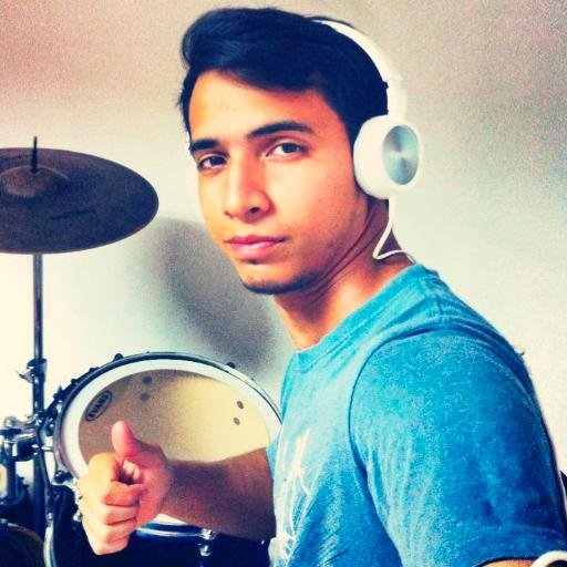 Baterista, Sonador, y celoso de hacer buenas obras!