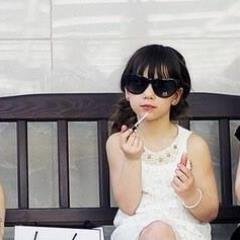 海外セレブ中心に、ファッションや美容や恋愛・・・女の子が気になる話題をtweetしていくよ！♡♡♡共感したり真似してみたくなったらRTお願いします♡