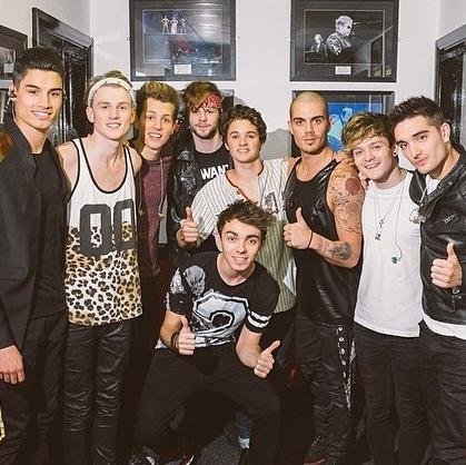 Follow me on @Katieestcourt (I follow back) If you already follow me then here's a free follow because I love ya.