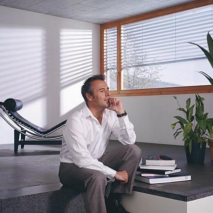 Storenesp's profile picture. Fabricantes suizos de proteción solar, persianas apilables, toldos, persianas y celosias.